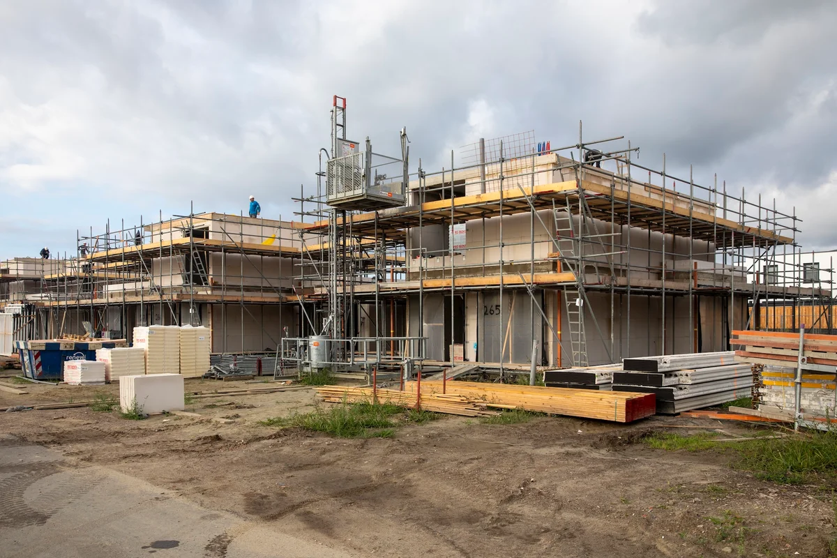 Project Bosuil: nog 1 gezinswoning aan boszonestrook en 2 vrijstaande levensloopwoningen aan het water